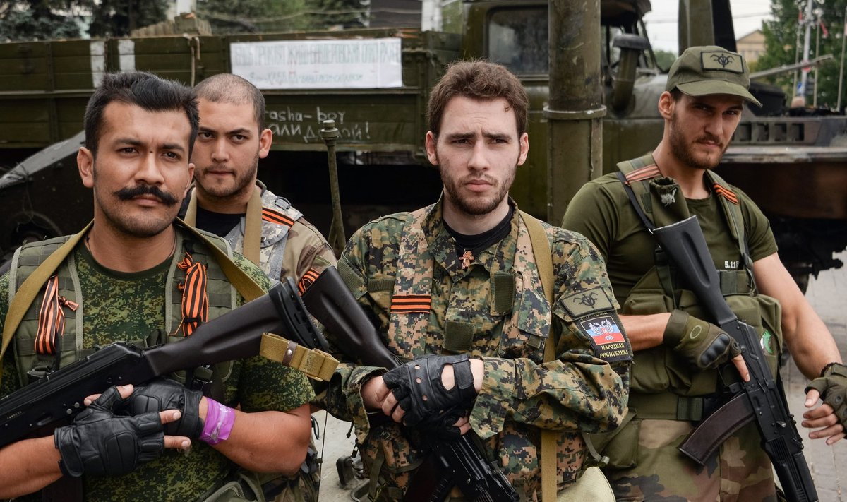 Prantsuse vabatahtlikud 2014. aasta augustis Donetskis, vasakult esimene on Victor Alfonso Lenta.