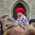 DELFI FOTOD ja VIDEO: Emadepäeval kõlas Raekoja platsil laste laul
