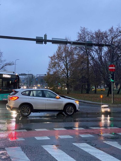 Liiklusõnnetus pakiroboti osalusel