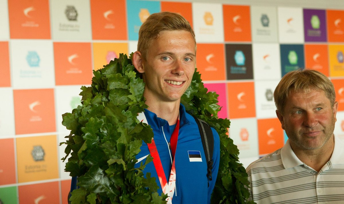 U20 MMil pronksmedali võitnud Johannes Erm lennujaamas