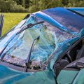 FOTOD | Soomaal toimus liiklusõnnetus, juht ja kaasreisija toimetati haiglasse 