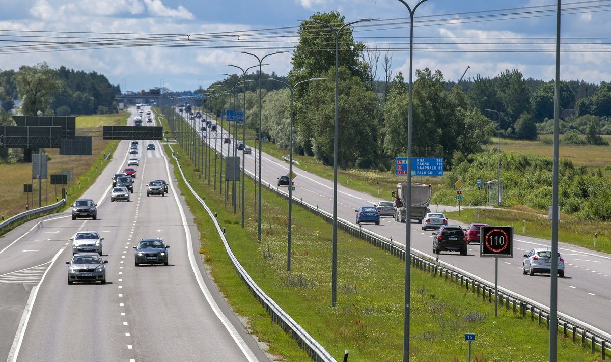 Liiklus, autod, Pärnu maantee