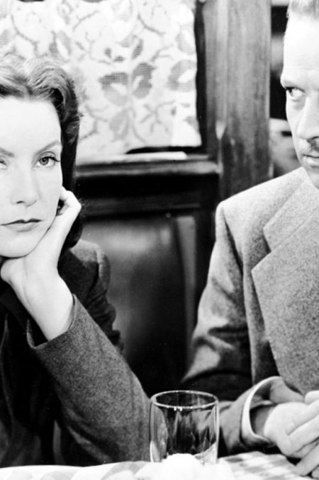 „NINOTŠKA“:  Niina Ivanovna Jakušova (Greta Garbo) ja krahv Leon d’Algout (Melvyn Douglas).
