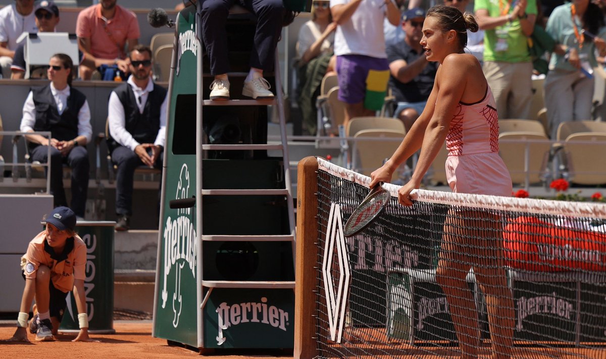 Eilses Prantsusmaa lahtiste veerandfinaalis Sabalenka ja Svitolina vahel käe surumist ei nähtud.
