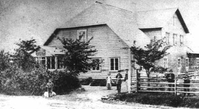 Vändra kurttummade esimene koolihoone, mis avati 1866. a. Algkapital ehitamiseks saadi korjandustest ja parun Gotthard Krüdeneri 1000-rublasest pärandusest. Viimase auks kandis kool Gotthardi nime.