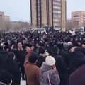 ВИДЕО | В Казахстане протесты перешли в столкновения, несмотря на обещания властей снизить цену на газ. К нации обратился президент