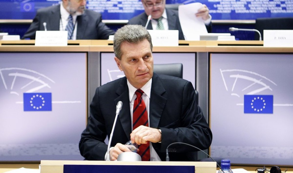 European Energy Commissioner-designate Guenther Oettinger of Germany waits to address the European Parliament Industry, Research and Energy committee in Brussels January 14, 2010. Candidates for posts in the next European Commission will be closely questioned on policy and plans to pull Europe out of economic crisis when the European Parliament opens confirmation hearings next week.  REUTERS/Thierry Roge   (BELGIUM - Tags: POLITICS)