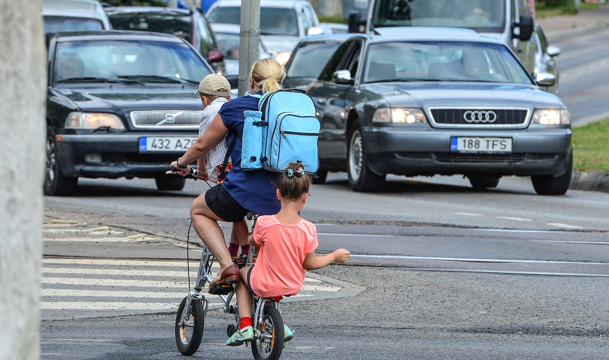 Jalgrattur lastega