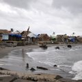 FOTOD: Ligi aasta tagasi supertaifuunist räsitud Filipiinide elanikud valmistuvad kuni 250 km/h tuuli kaasa toovaks tormiks