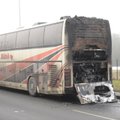 DELFI FOTOD: Tallinna lennujaama juures põles varahommikul ekskursioonibuss