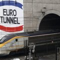 Eurotunnelist tuleb suitsu, rongiliiklus on peatatud