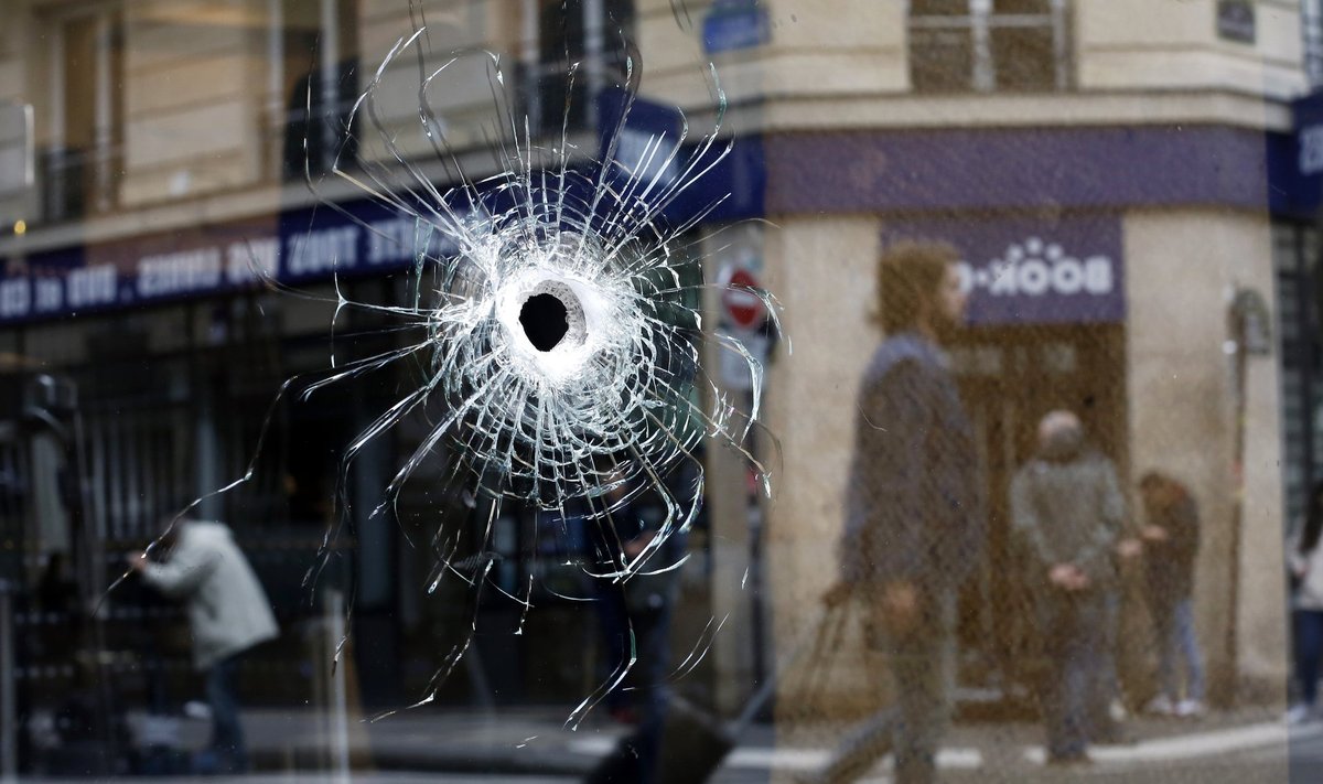 Kuuliauk Pariisi kesklinna piirkonnas, kus politsei üleeile väidetava terroristi maha lasi.