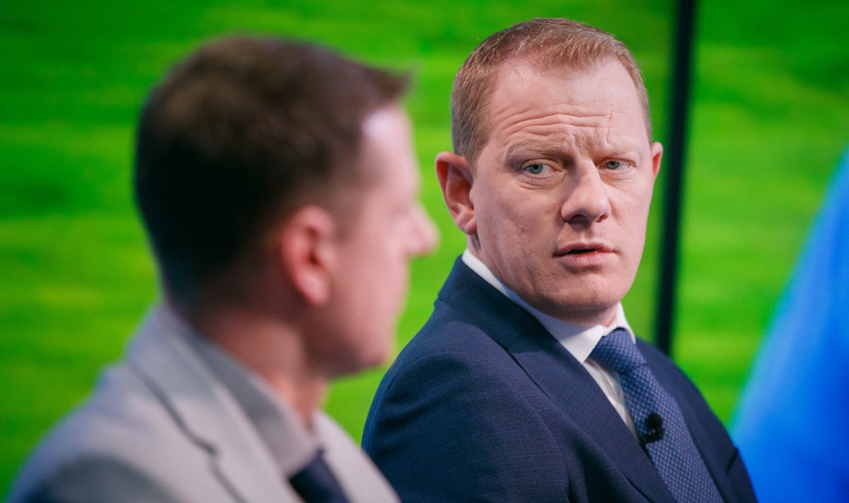 Marek Lemsalu ETV jalgpallistuudios.