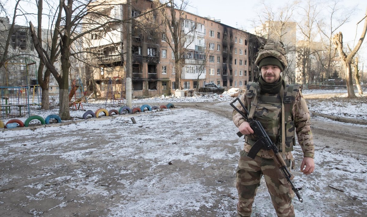 Ukraina sõdur jaanuaris Vuhledaris, millest nüüd on saanud Donetski oblasti suurimaid hakklihamasinaid