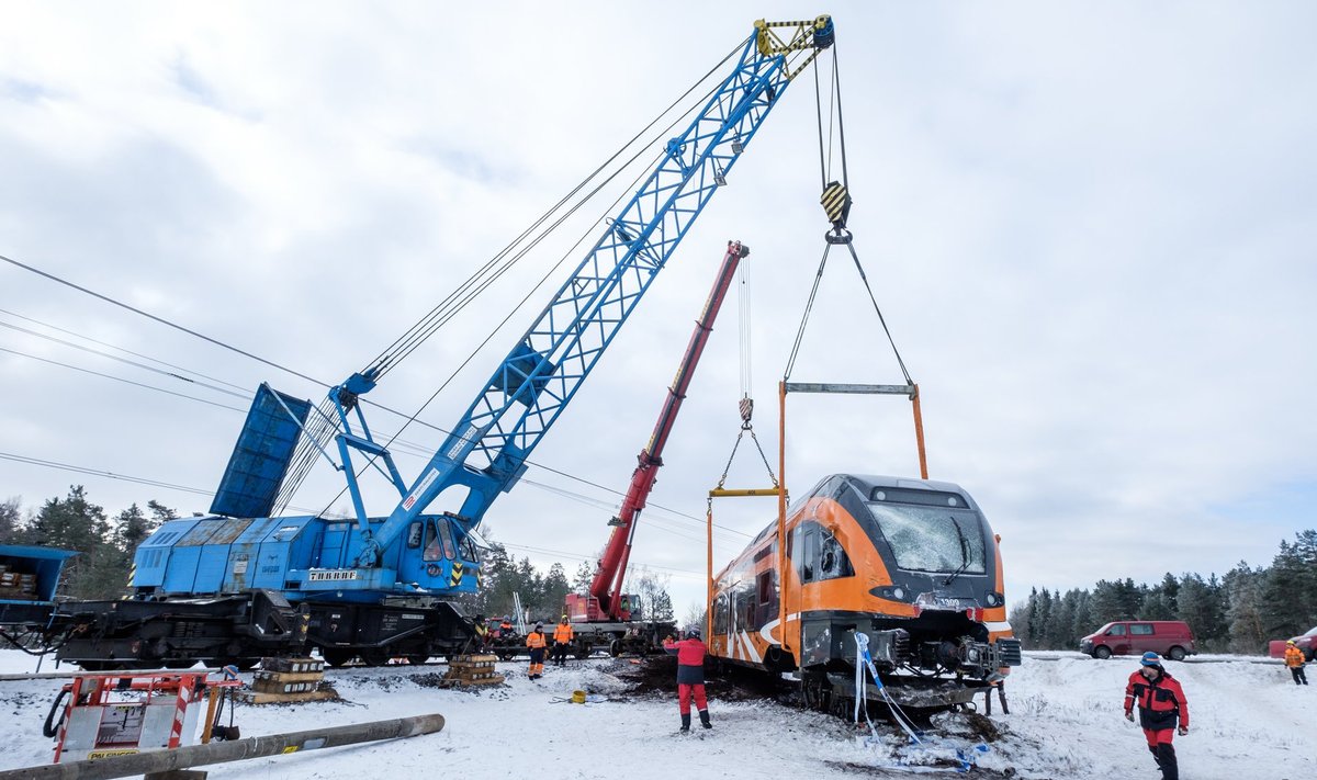 Eestis on sinisel päästekraanal harva tööd, kuid õnnetuste korral peab tehnika töötama laitmatult. Nüüd plaanib Eesti Raudtee soetada uue päästerongi.