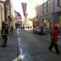 FOTOD: Vene saatkonna katuselt tulnud suitsulõhn ajas kuus päästeautot liikvele