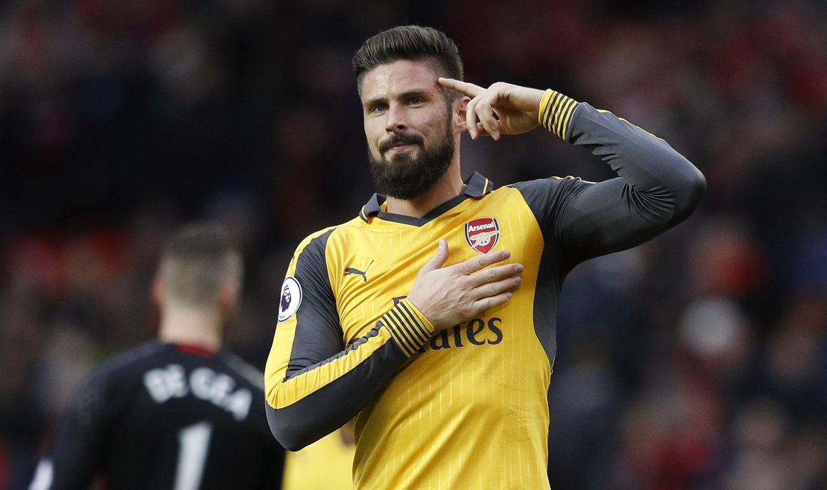 Arsenal's Olivier Giroud celebrates after the game