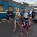 FOTO: Ida-Ukraina rongijaamad on puupüsti põgeneda soovijaid täis