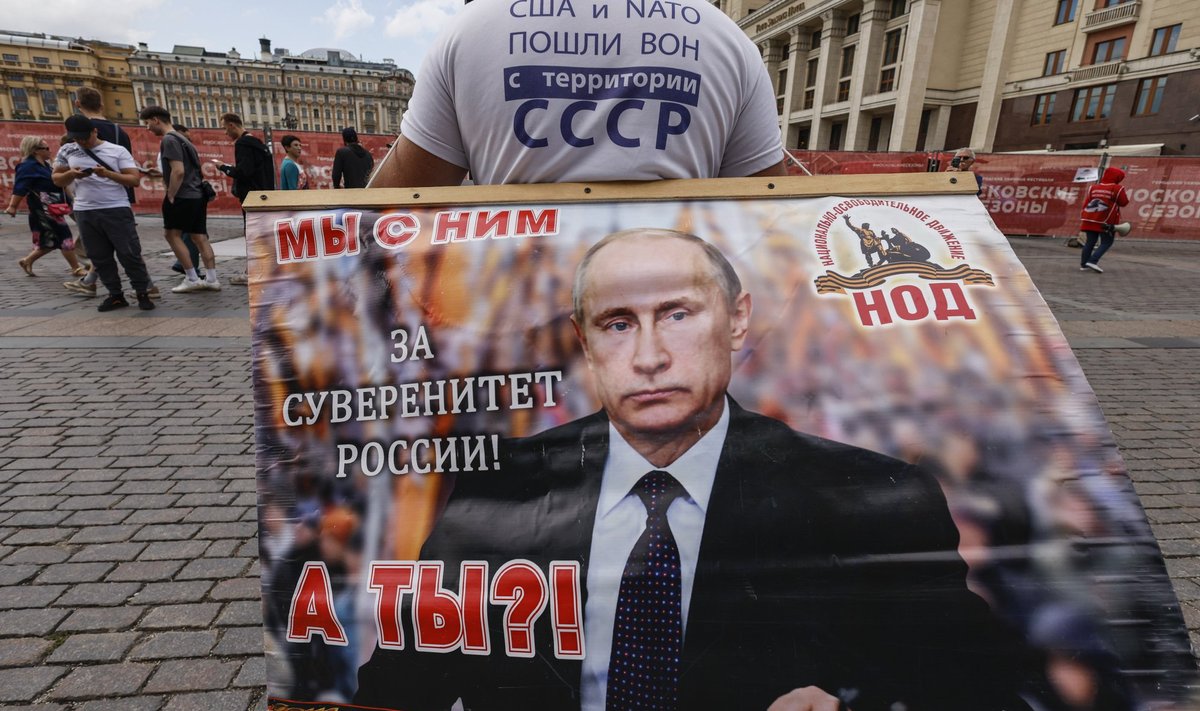 Putini patrioot seisab Nõukogude Liidu ja Venemaa eest