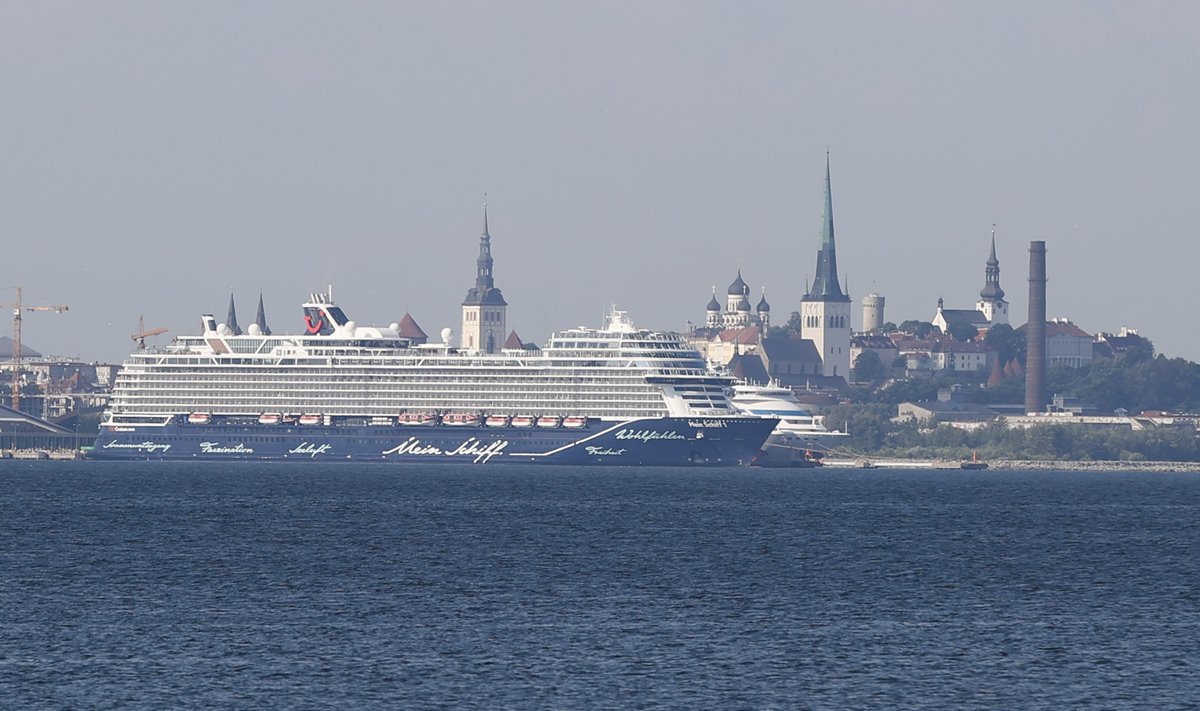 Kruiisilaev Tallinna Sadamas