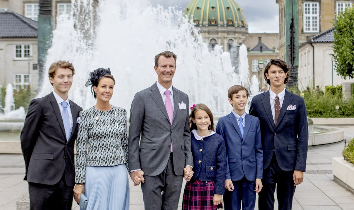 Prints Joachim oma abikaasa ja nelja lapsega.
