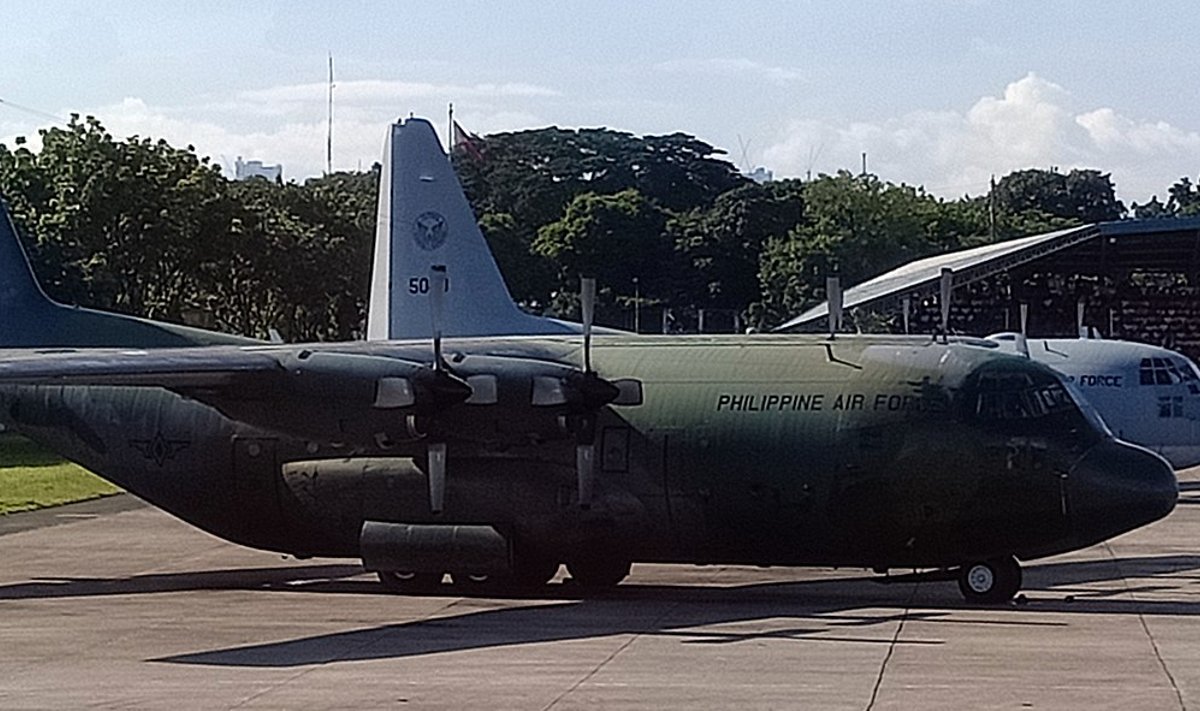 Filipiinide õhuväe C-130 lennukid