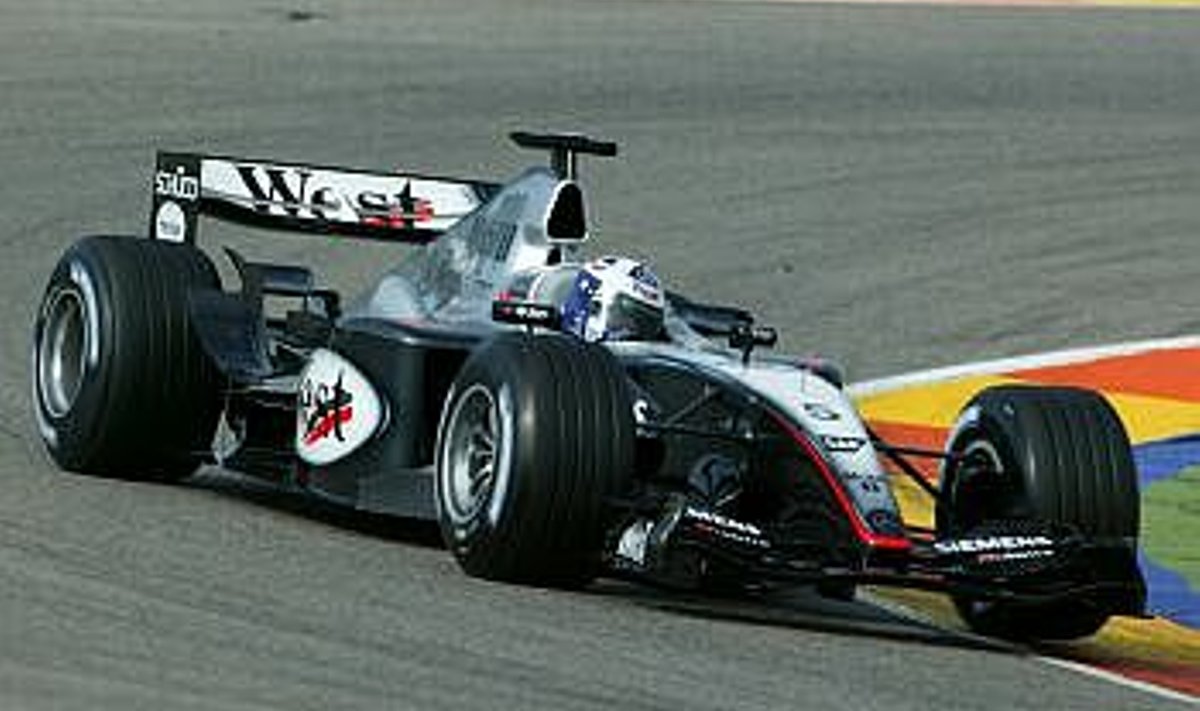 FAVORIIT: McLaren MP4-19 näitas head kiirust esimesest testipäevast alates. DaimlerChrysler