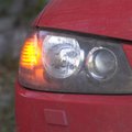 Основы безопасной езды – каждый третий водитель при остановке на шоссе включает неправильный свет фар, подвергая себя серьезной опасности