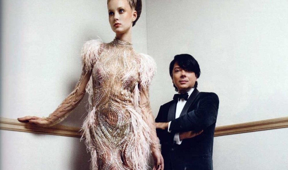 Muusa: Pildil poseerib Merilin Valentin Judaškini kleidis koos kleidi autoriga. (Vogue Russia / E.M.A)