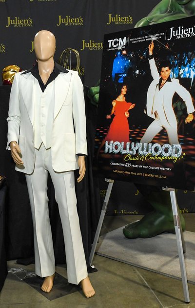 Travolta ülikond filmist "Laupäevaõhtune palavik".