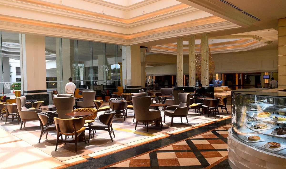 Turistide puudus Colombo Cinnamon Grand Hotel lobby's 1. mail