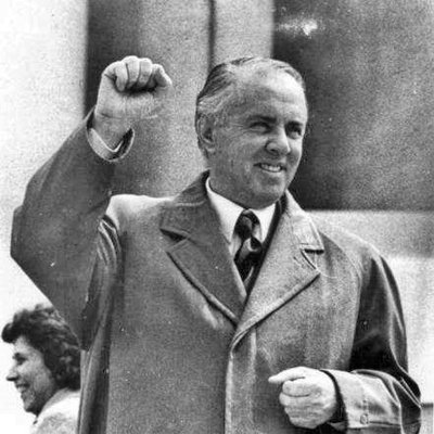 Diktaator Hoxha (Foto: Wikimedia Commons / Forrásjelölés Hasonló)