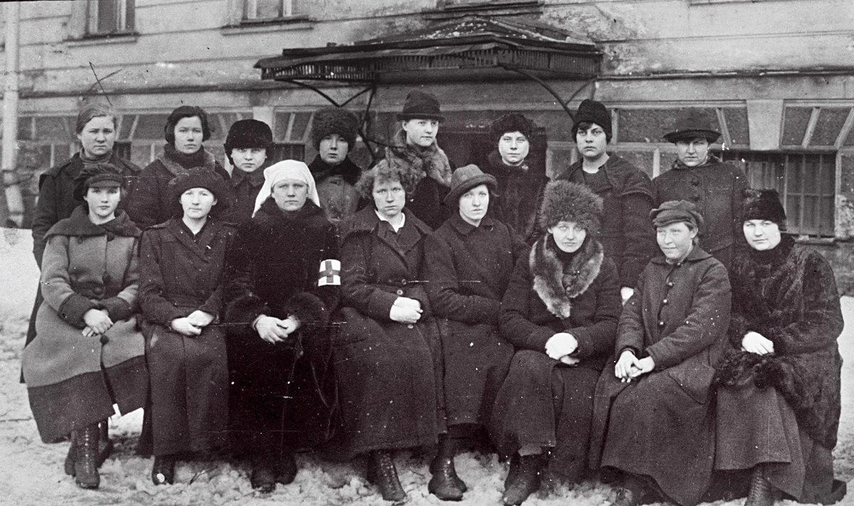 EESTI MATA HARID: Grupp punaseid eesti naisluurajaid 1920. aastate algul Petrogradis.