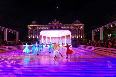 В ледовых шоу фестиваля «Путешествие в Рождество» участвуют звезды фигурного катания.