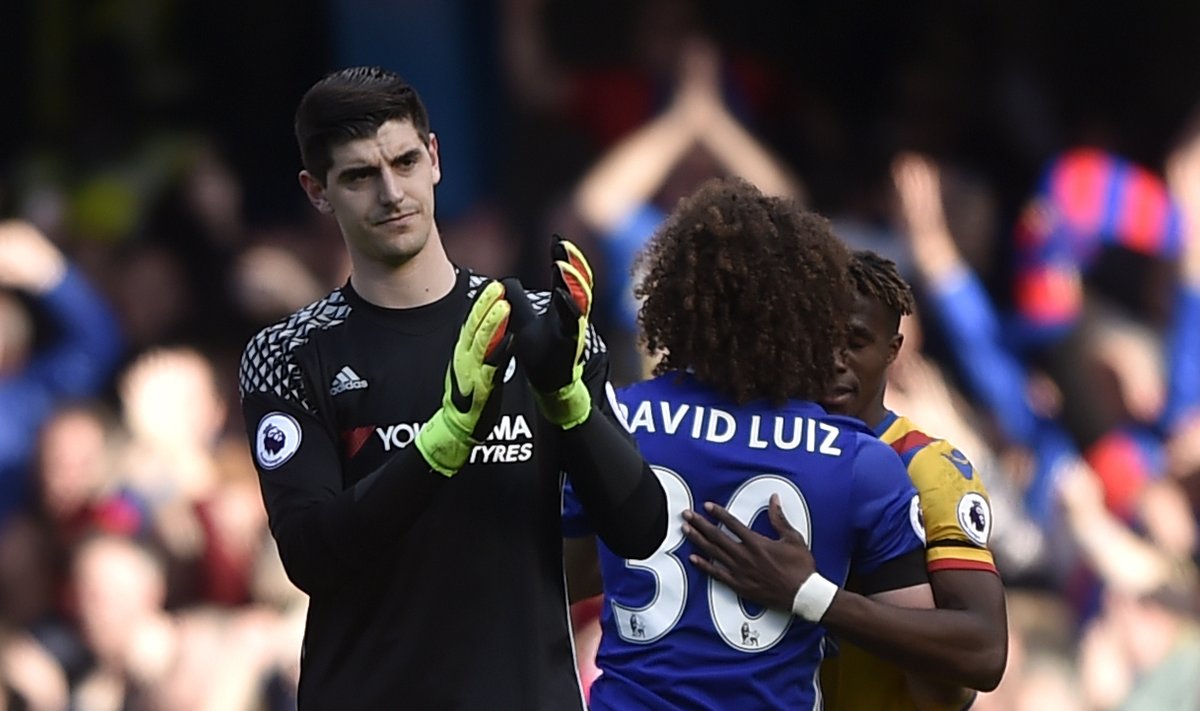 Chelsea's Thibaut Courtois applauds the fans after the match