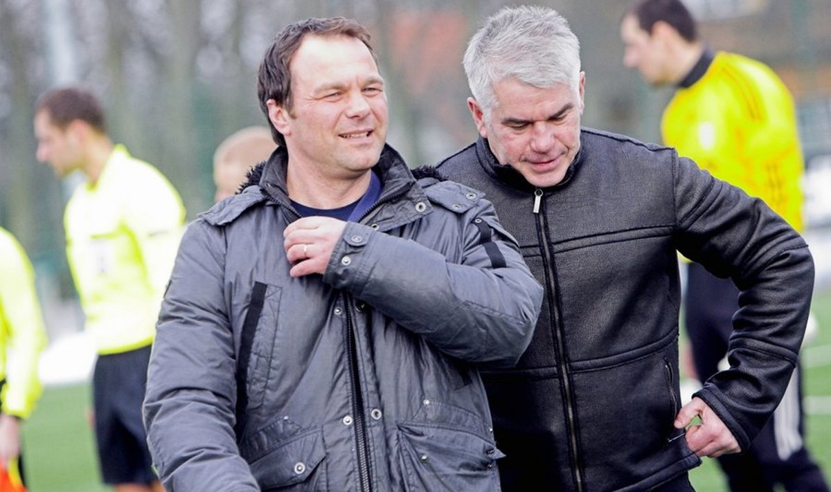 Levadia tegevjuht Sergei Hohlov-Simson (vasakul) ja Viktor Levada pärast paar aastat tagasi toimunud mängu tehtud ülesvõttel