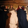 FOTOD: Rõuge muinasmaja elanikud veetsid öö kümnekraadises toas
