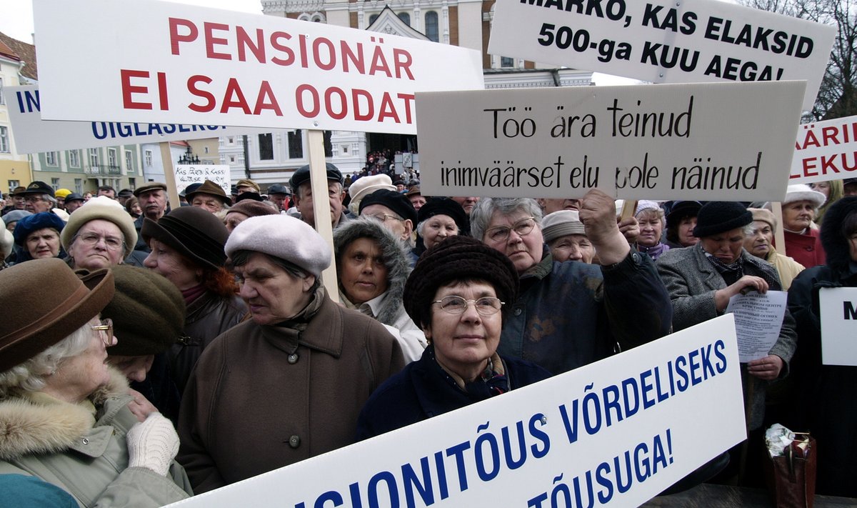 Mõne aasta tagune pensionäride meeleavaldus Toompeal.