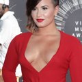 FOTO: Demi Lovato vabanes lõpuks nilbe mulje jätnud tätokast: vaata, mis selle asemel nüüd on!