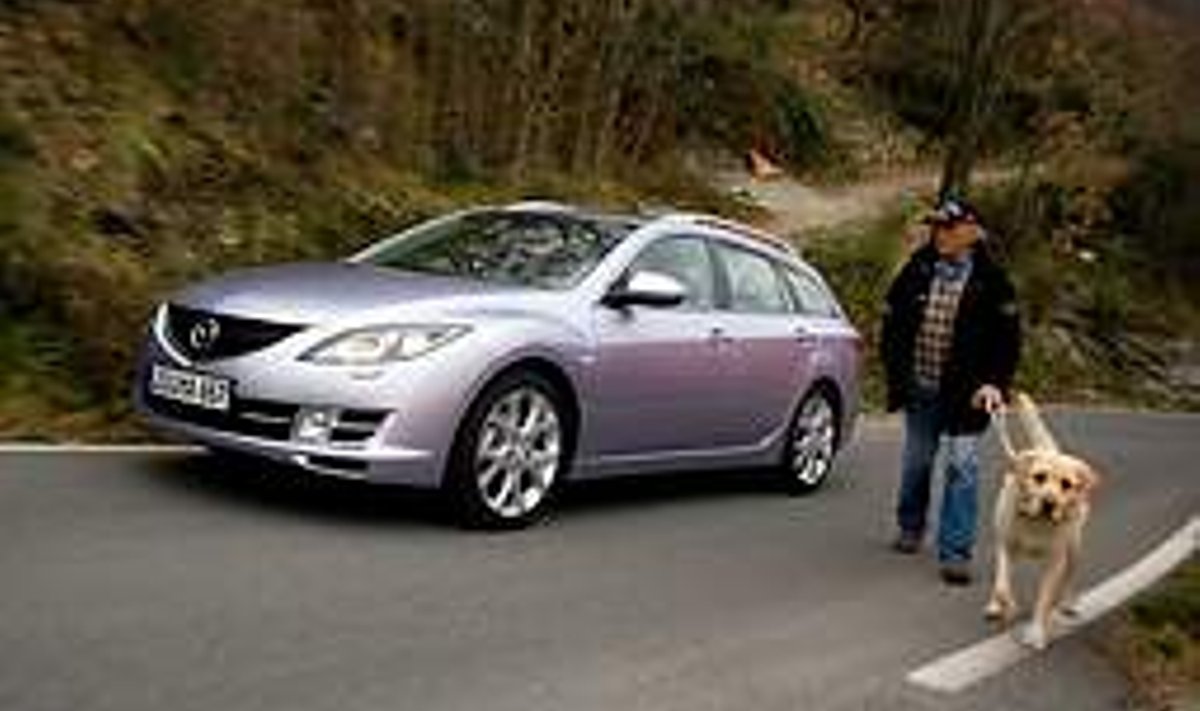 KÕIGIST ETTE! Vaatamata majandusseisakule lähevad keskautod hästi kaubaks, eriti Mazda 6. Toomas Vabamäe