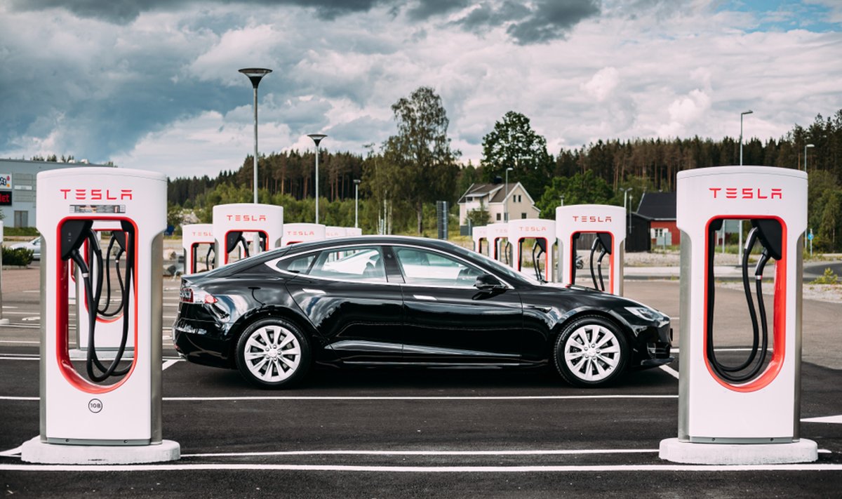 Tesla laadimisjaam Rootsis.