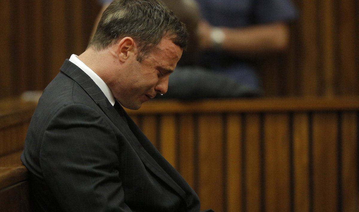 Oscar Pistorius on kohtusaalis valanud rohkesti pisaraid.