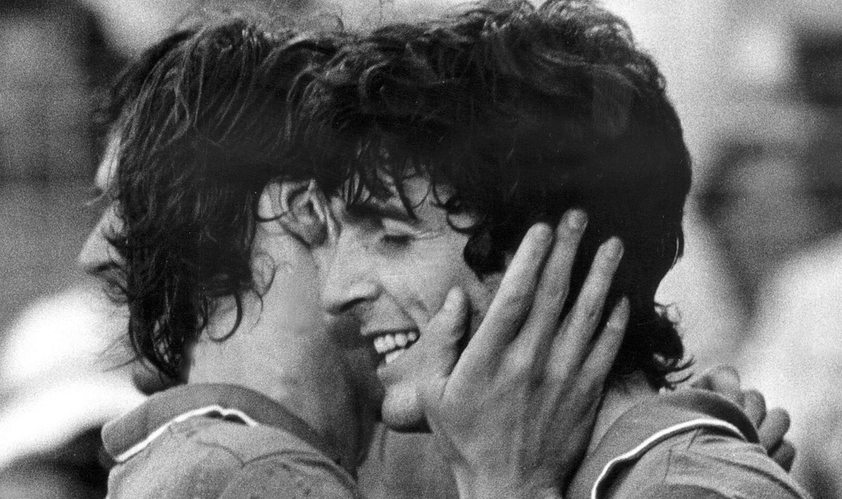 Финал ЧМ-1982. Паоло Росси (справа) празднует гол вместе с Марко Тарделли