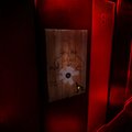 ПОДКАСТ | „Любят, чтобы за ними наблюдали“: в центре Таллинна есть комнаты с отверстиями в стенах для удовлетворения сексуальных потребностей 