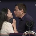 VIDEO | Filipiinide president tekitas palju pahameelt võõra naise huultele suudlemisega