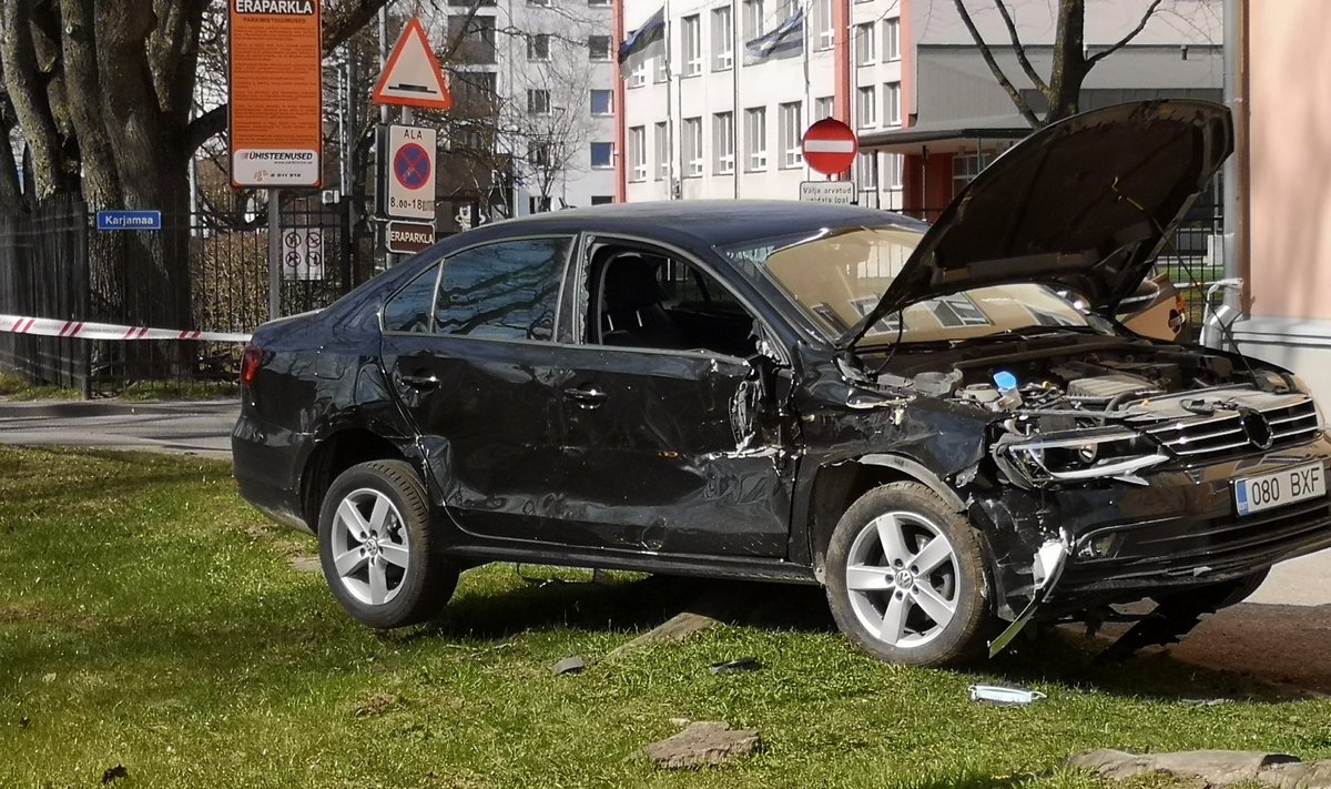 Trammi ja auto kokkupõrge Koplis 21.04.2021