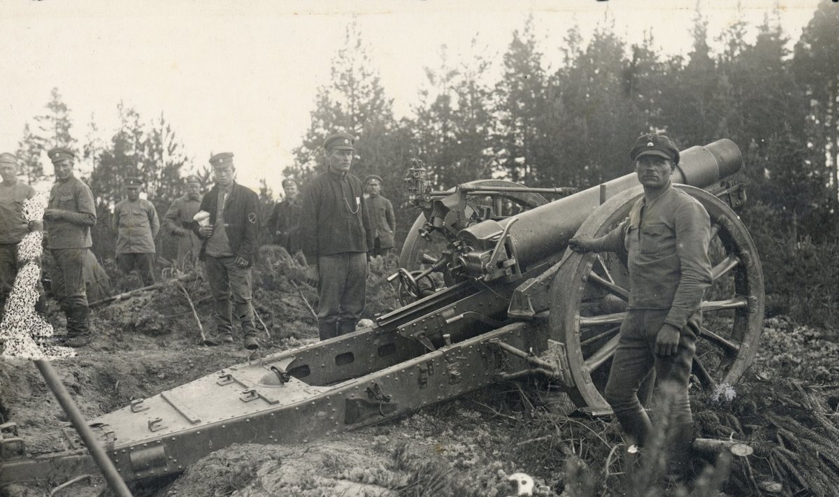 Kuperjanovi partisanipataljoni raskepatarei haubitsameeskond Landeswehri sõja ajal.