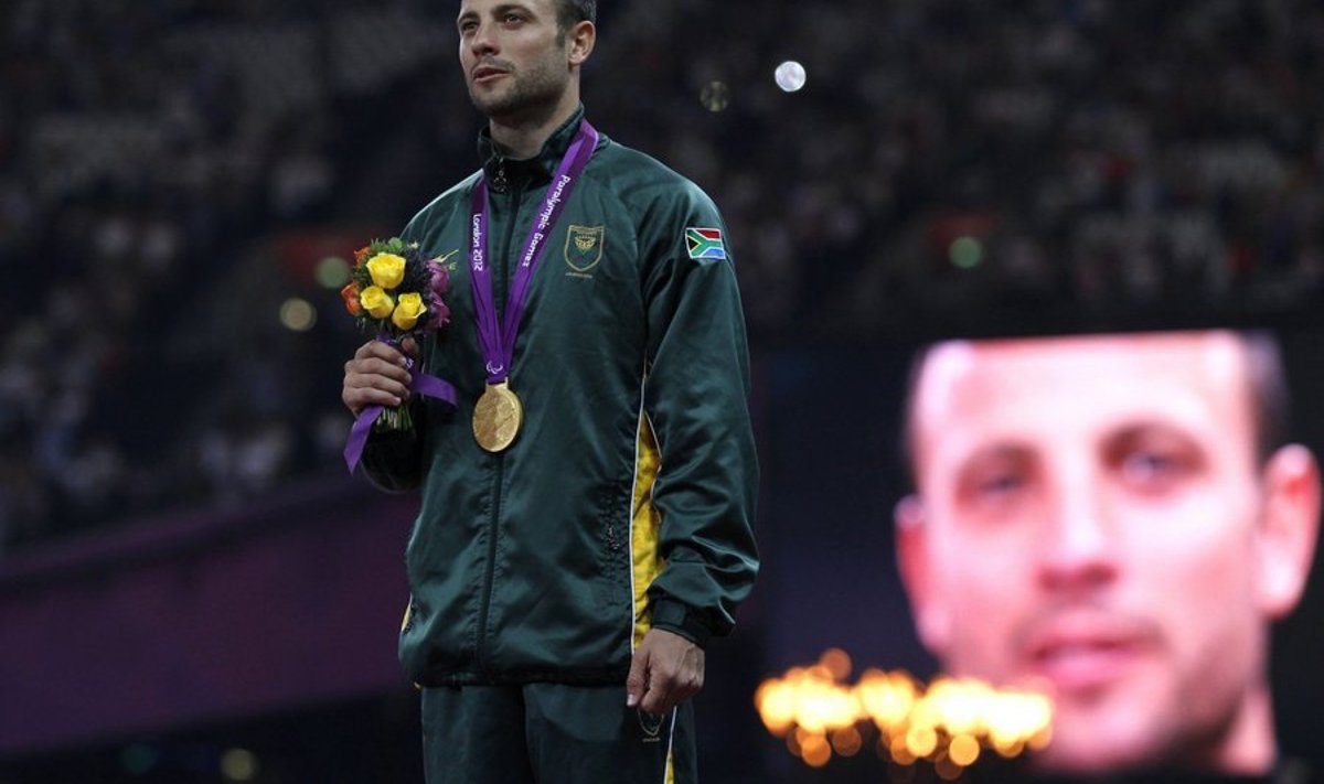 Oscar Pistorius Londoni mängude medalitseremoonial.