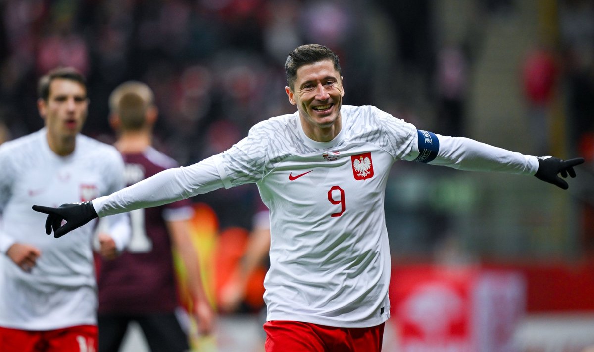 Robert Lewandowski kannab Poola meeskonna kapetenipaela.