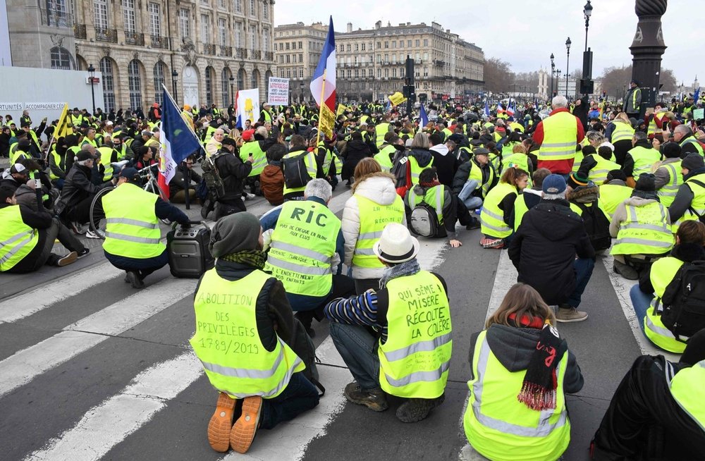 Во франции принято. Движение протеста в Италии. Свобода ведущая желтые жилеты.